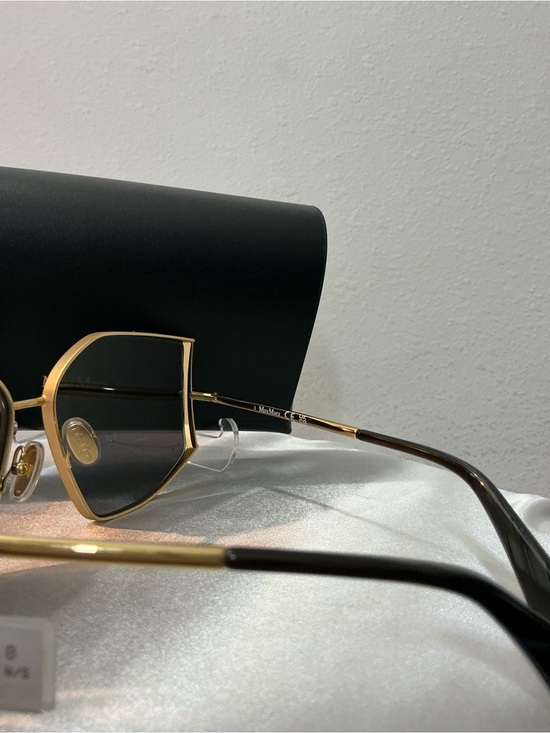 NIB MaxMara Gold Frame Black Lens Sunglasses MM0142 59-15-135 main image 9